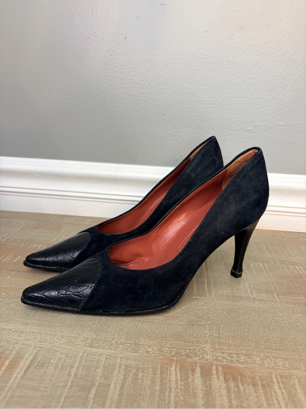 Sergio Rossi Women’s Vintage Black Pointy Toe High Heel Pumps, Size 35 (5 US)